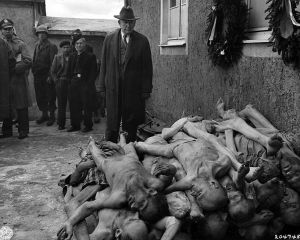 برخی از قربانیان هولوکاست در اردوگاه بوخن‌والد آلمان نازی